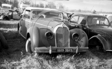 AU 3825 Talbot champ de casse Gironde annee 60  .jpg