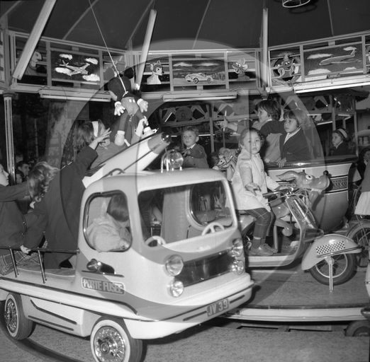 FO-CIRQUE  479  manege moderne .jpg