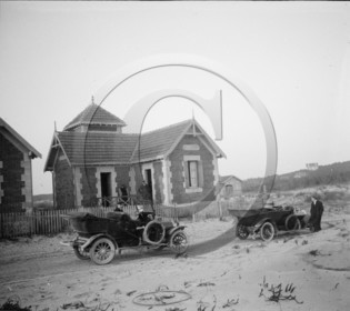 au 4185 ancetre   devant villa les liserons .jpg