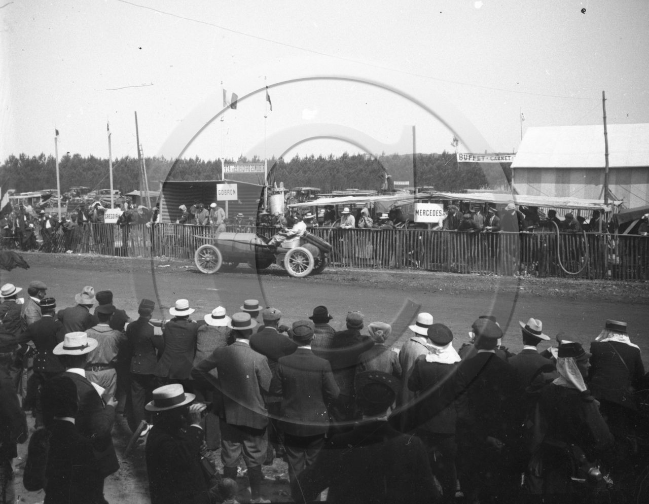 AUC 203 devant Gobron  .jpg