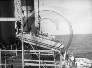 BA 954 paquebot pont superieur d un navire des chargeurs reunis .jpg