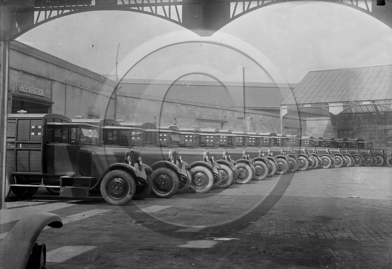 AUU MOTOBLOC AMBULANCES.jpg