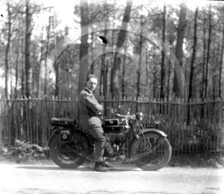 mov 8  motoTerrot bidon huile Texaco  .jpg