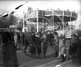 FO-CIRQUE  33 manège le Cyclon  .jpg