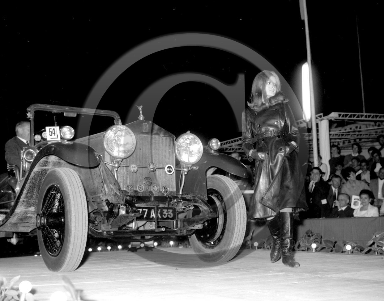 AU 4372 Rolls Royce Bonal Bordeaux .jpg