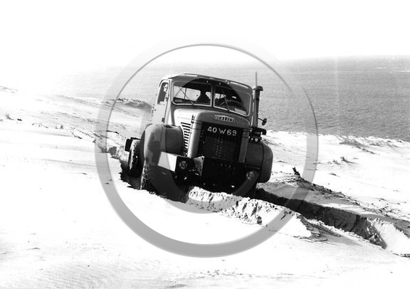 berliet dans les dunes.jpg