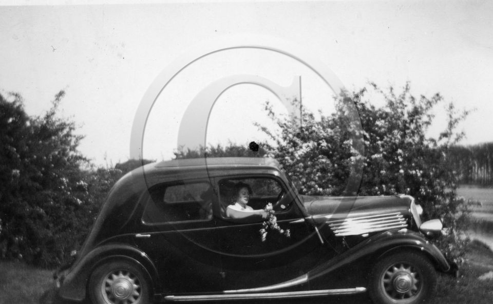 AU 4224 Renault  celta standard economique  ADC  2   1937 .jpg