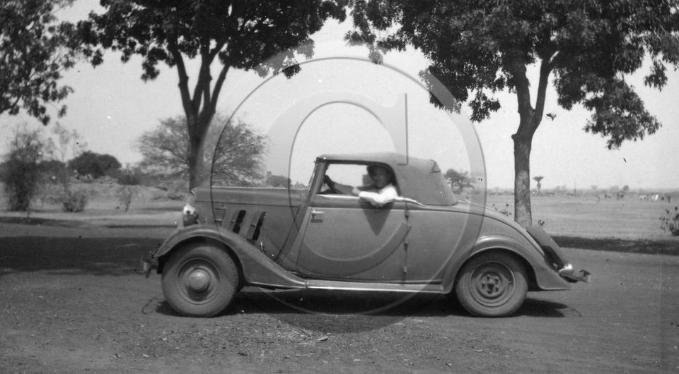 AU 4228 Renault primaquatre .jpg