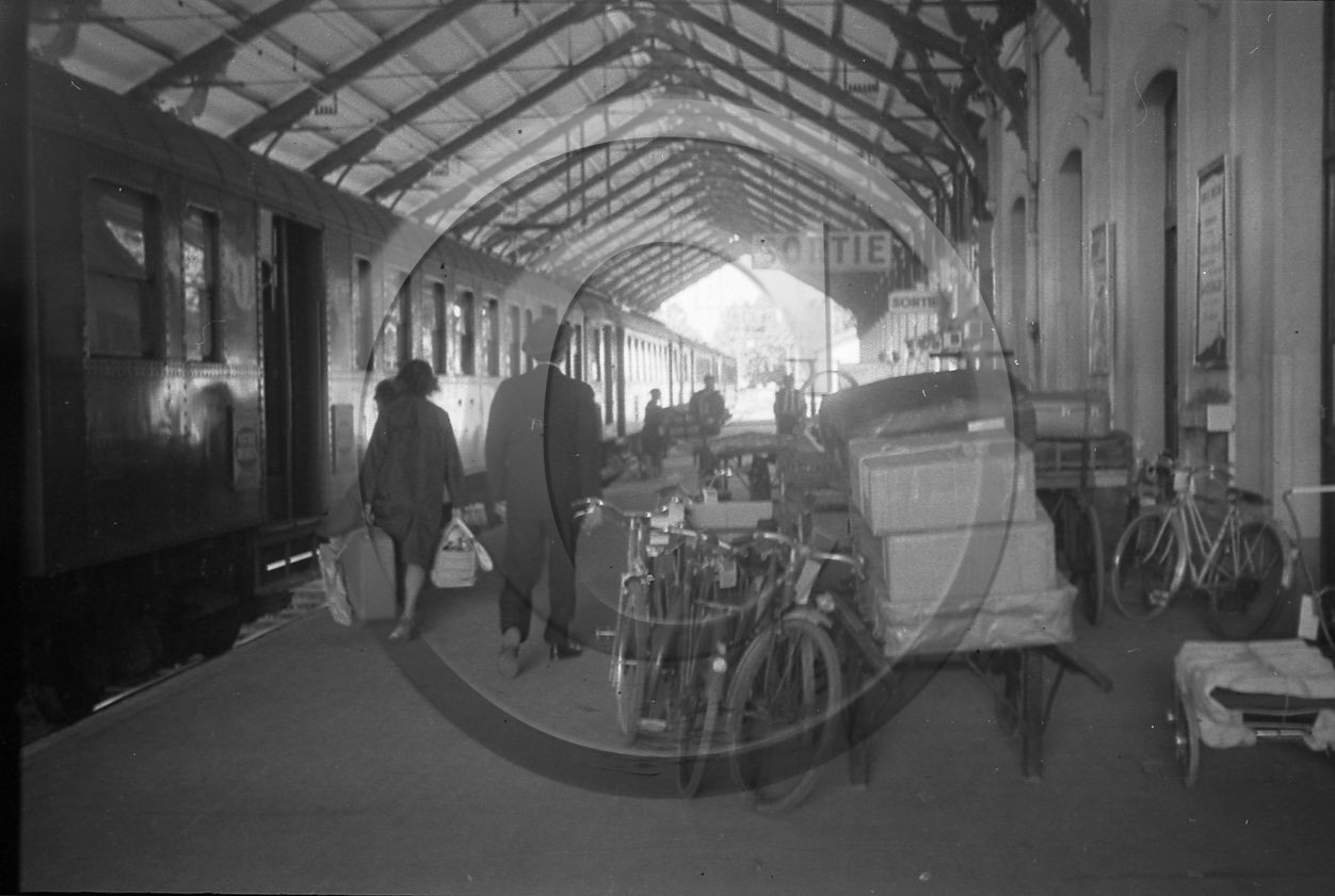 ARC 3688 dernier train 30 mars 1966 la gare.jpg