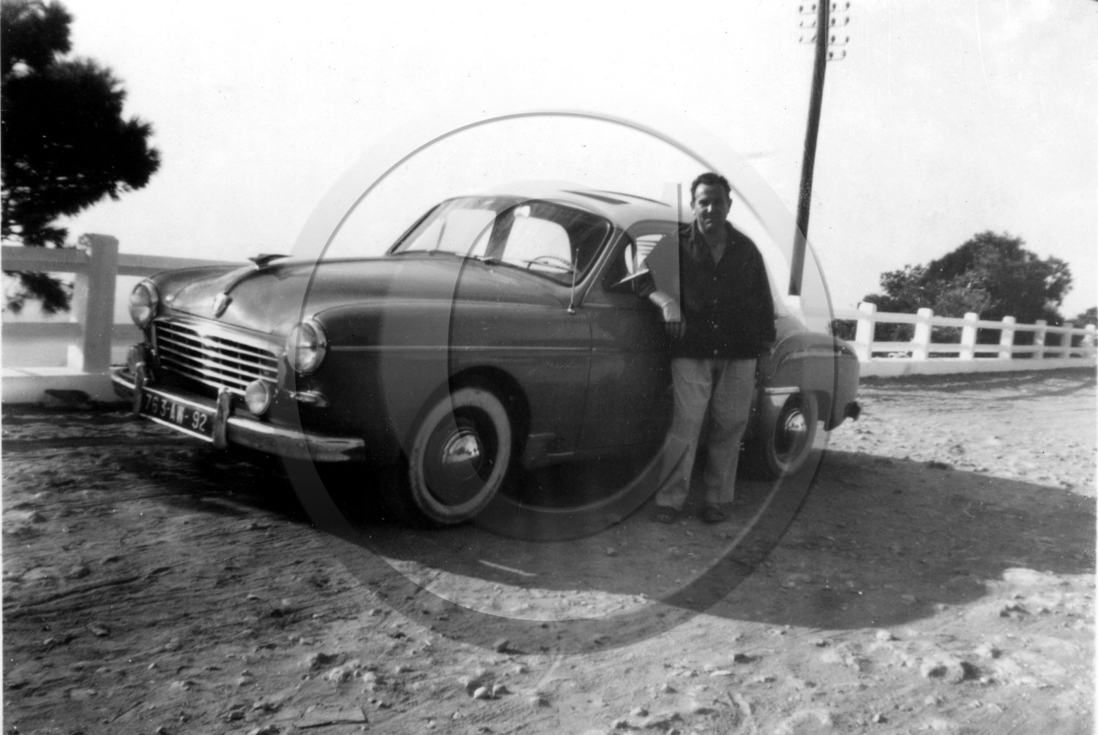 AU 4208 Renault Fregate .jpg