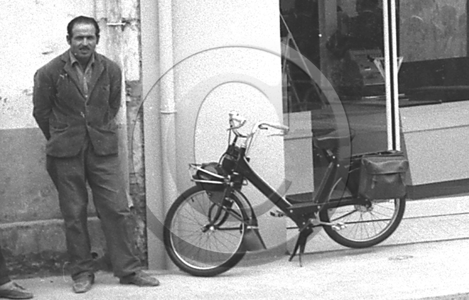 ARC 3098 Arcachon  velosolex gp.jpg