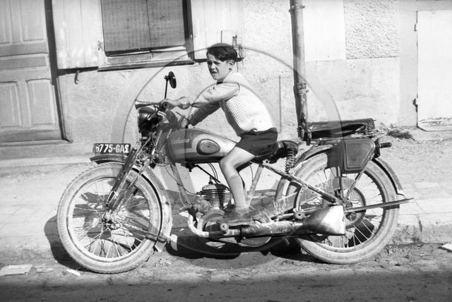 mov 61 Motobécane .jpg