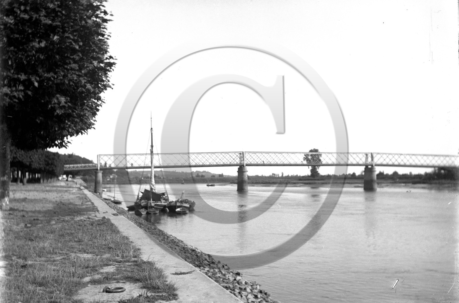 vi  1606 Langoiran  le pont   dpt 33  .jpg