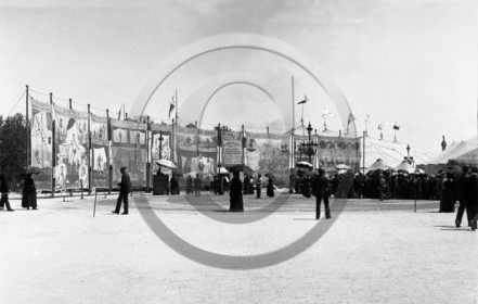 FO-CIRQUE  26 Barnum Bordeaux  .jpg