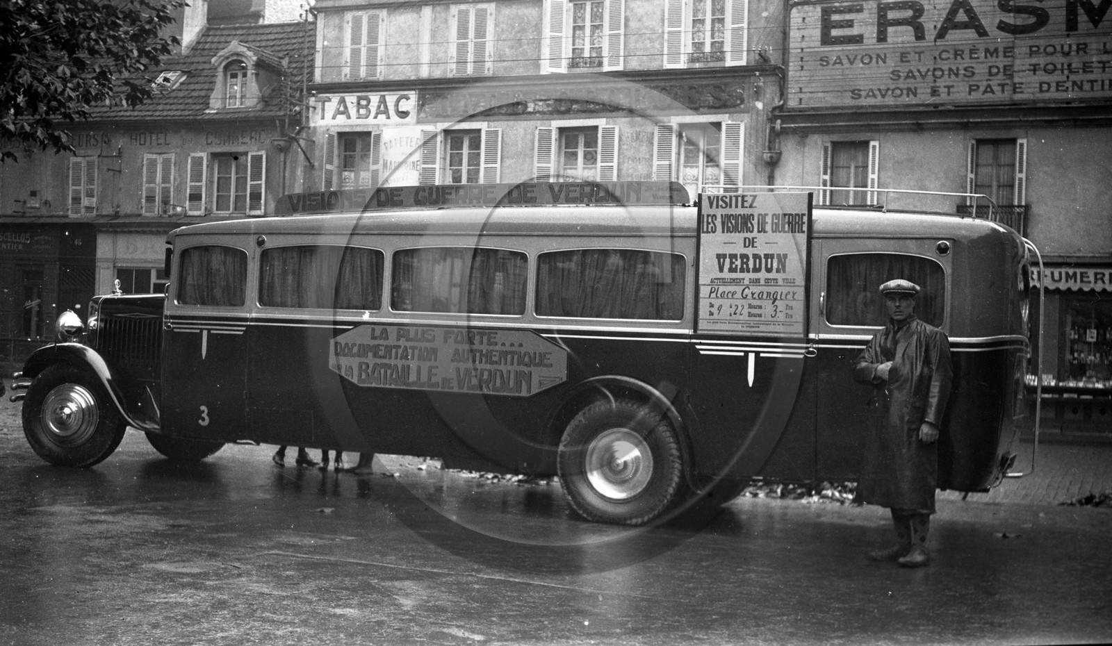 AUU 447 Atocar Bernard devant caves Georges.jpg