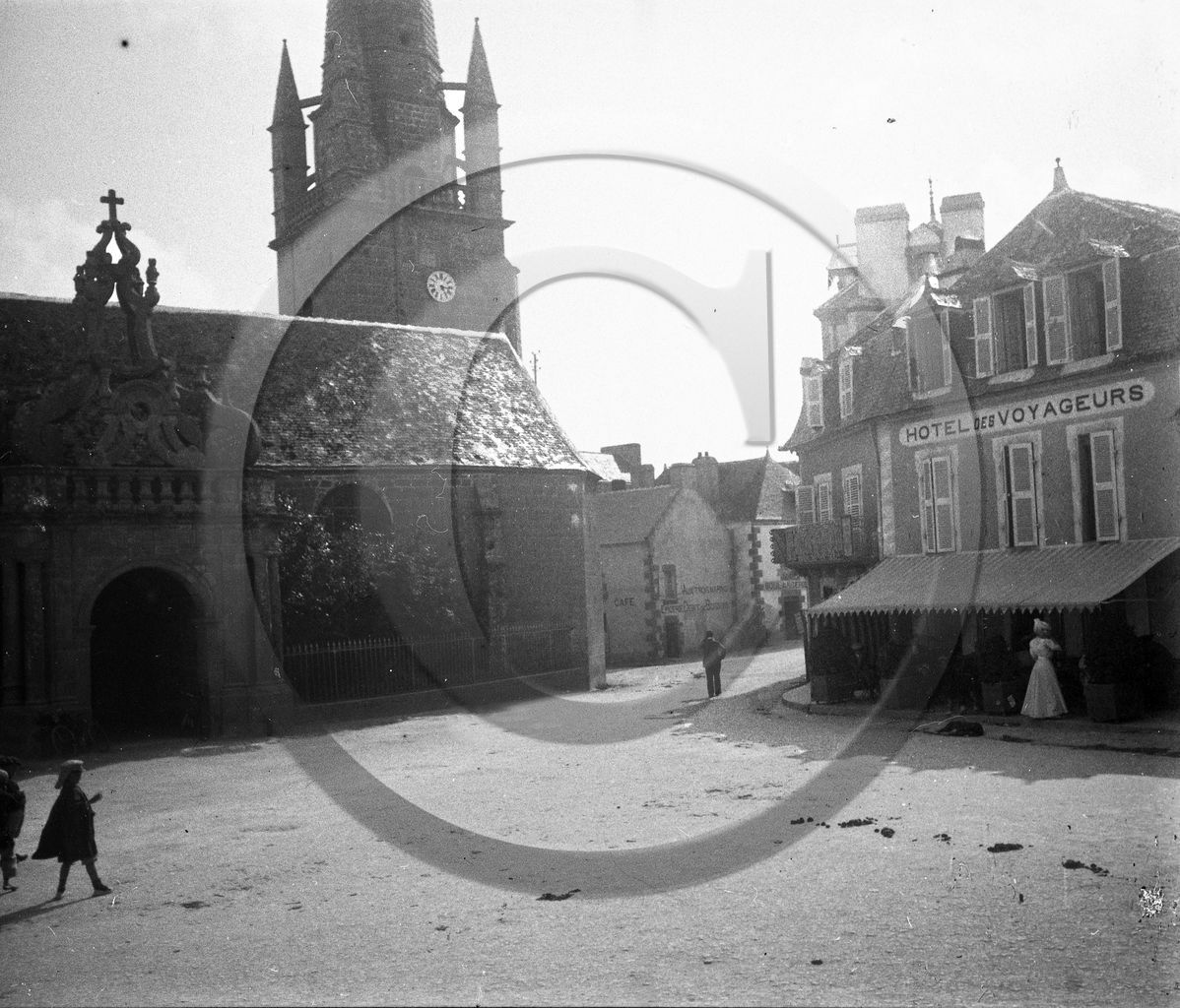 vi  2083 Carnac place de l eglise st Cornely et hotel des voyageurs  dpt 29 .jpg