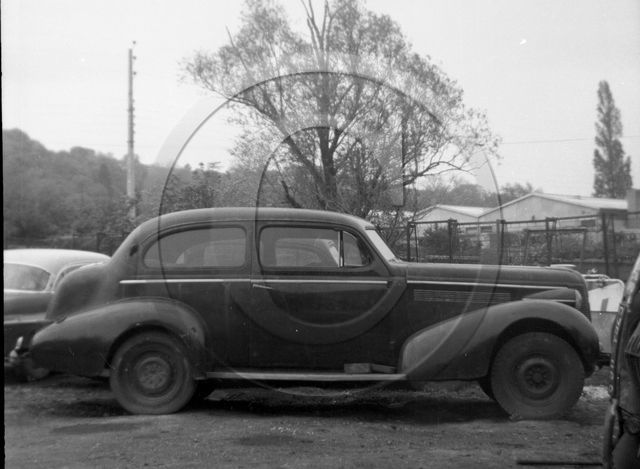 AU 963 Buick special coach 2 portes 1937 .jpg