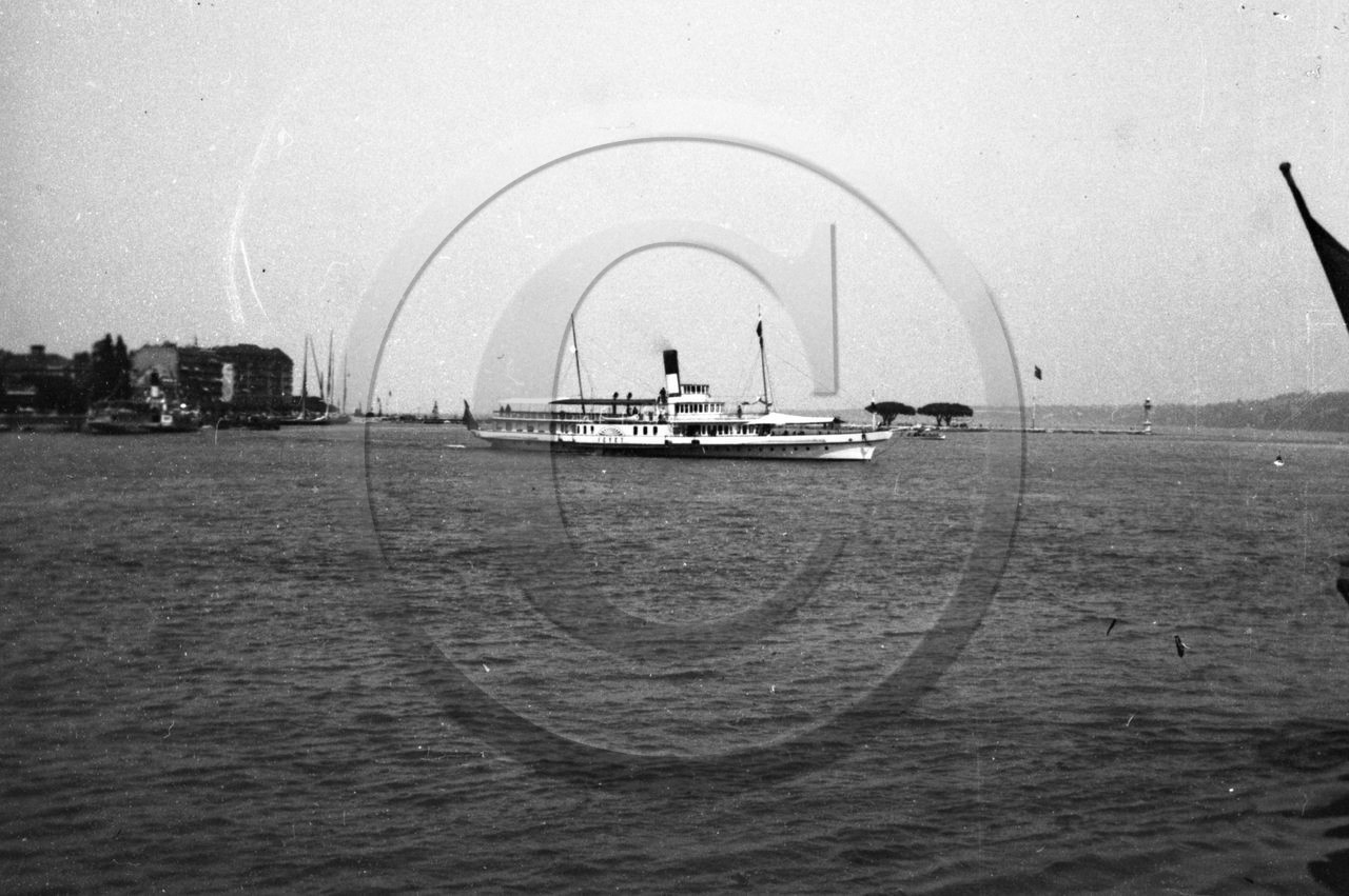 BA 17 Constantinople Bosphore Turquie.jpg