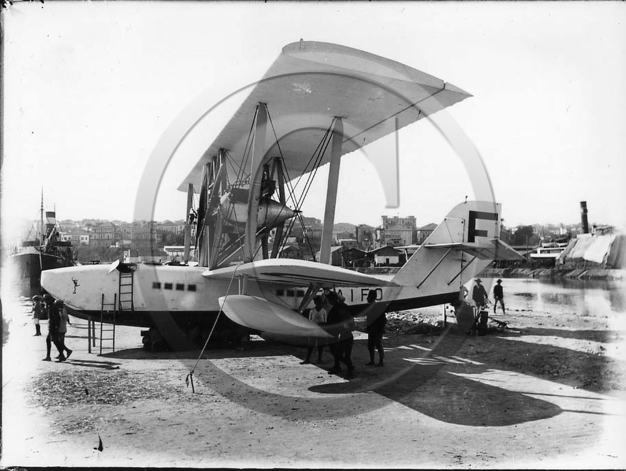 AVI 194 hydravion.jpg