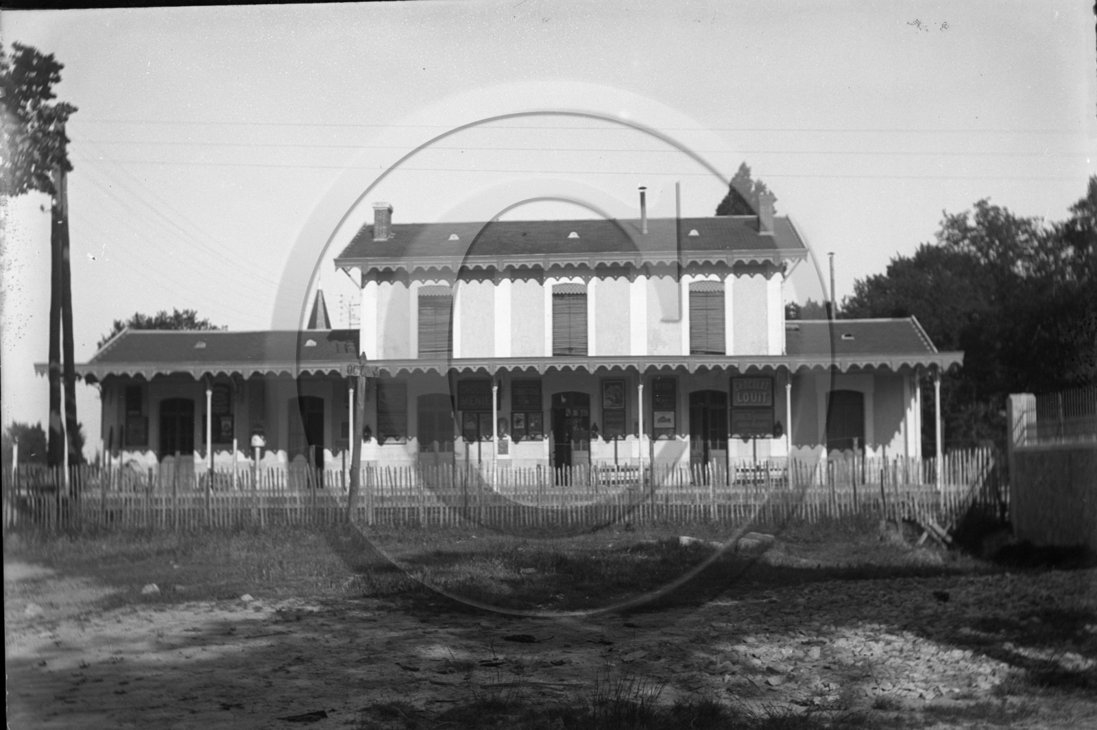 vi  1592  gare de Bazas  dpt 33  .jpg