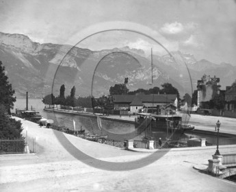 vi  1443 Annecy le port et la Tourmette.jpg