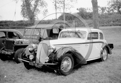 AU 4601 Delahaye et jeep Willis - voir album vert .jpg