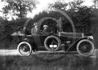 AU 4124  ancètre .jpg