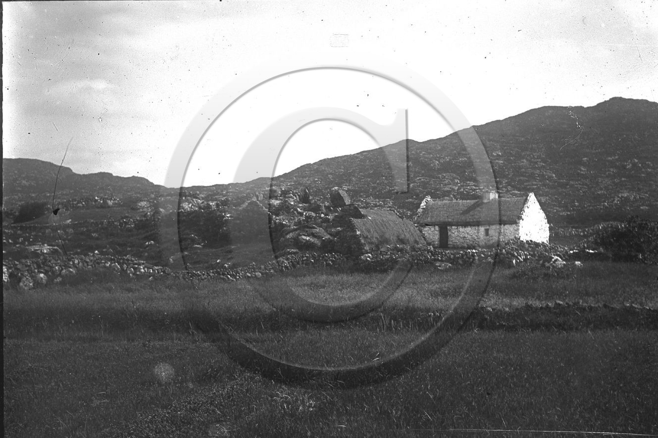 Irlande 7 maison dans la rocaille.jpg