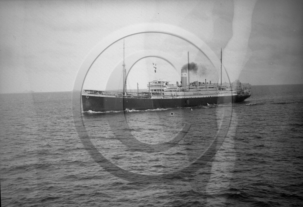 BA 872 paquebot des chargeurs reunis .jpg