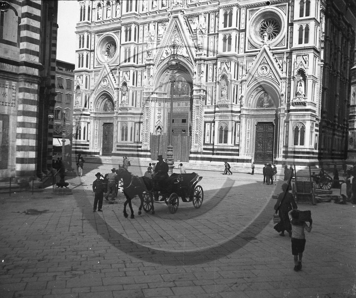 florence  plazza del duomo  Italie .jpg