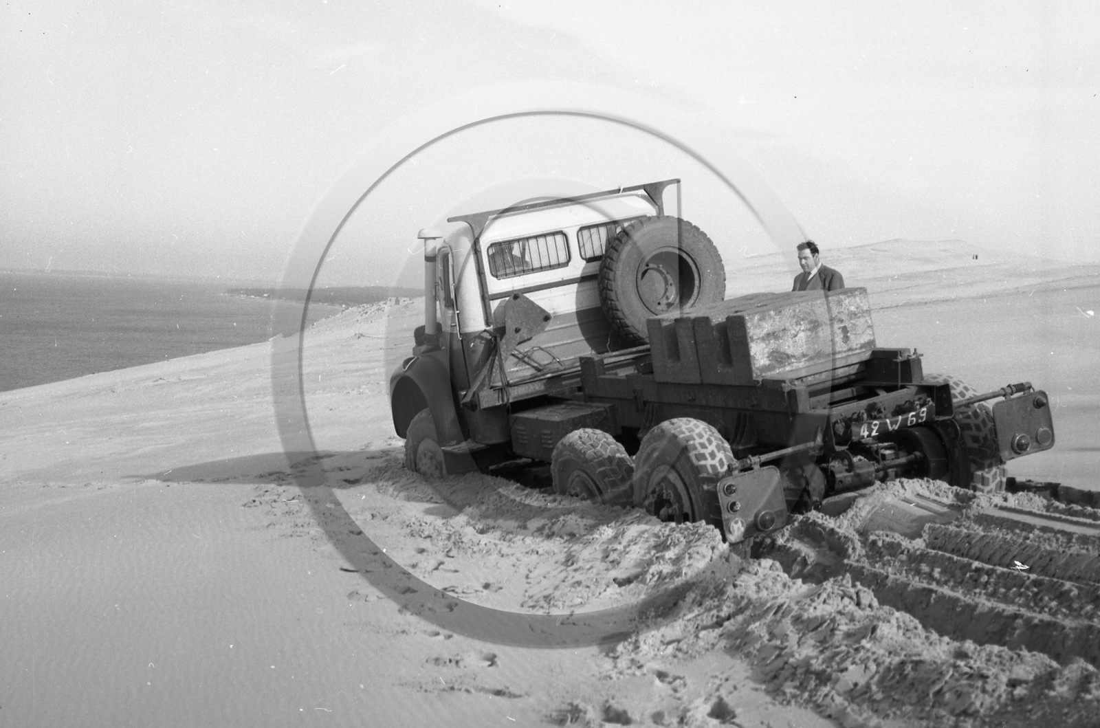 AUU 68 Berliet sur la dune du Pyla.jpg