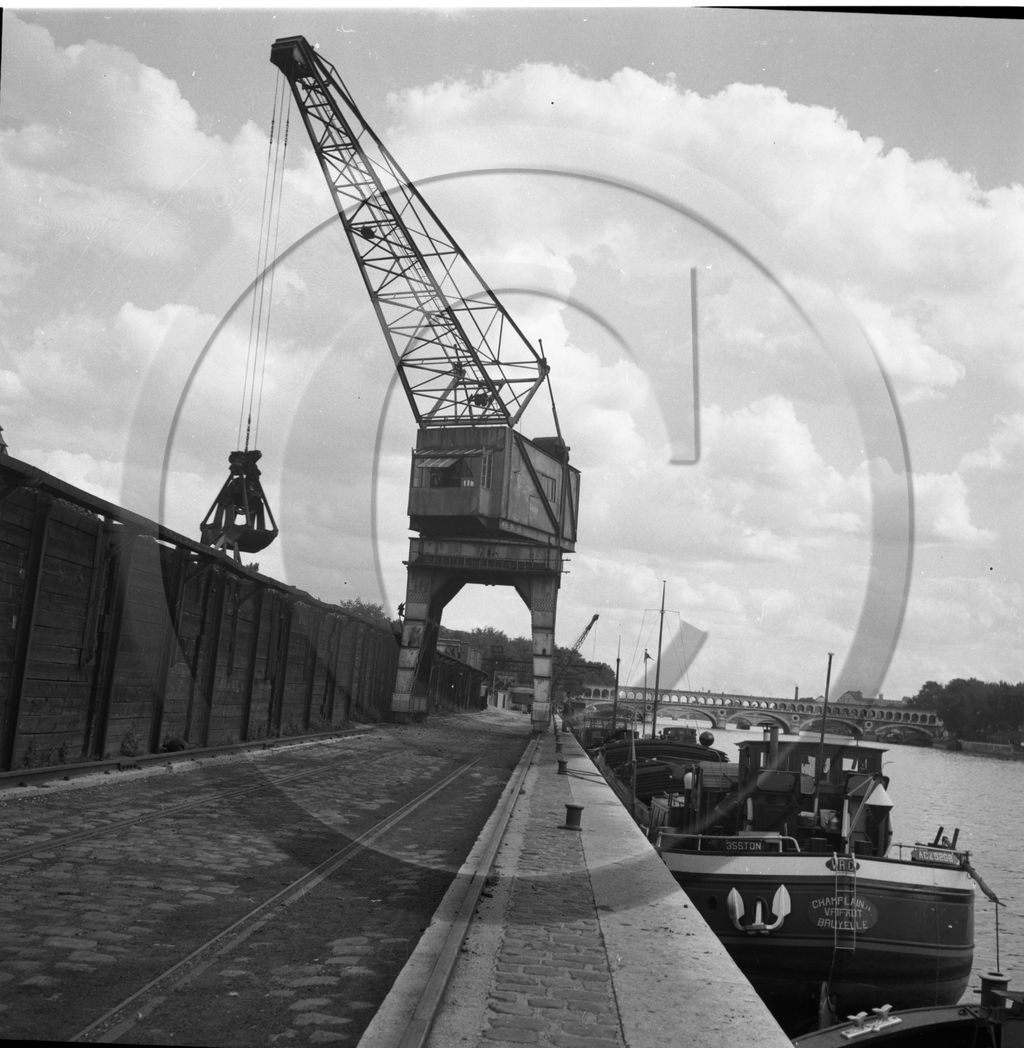 BA 1532 à quai Champlain II  de dos  .jpg