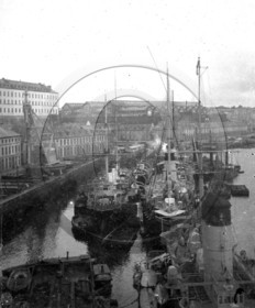 BA 658 navire de guerre  Finistère  Brest  l'Arsenal  .jpg