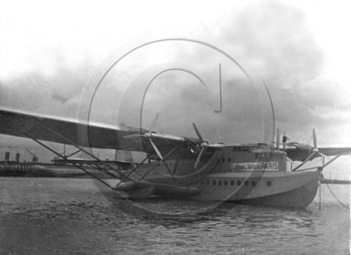 AVI 254 lieutenant vaisseau Paris.jpg