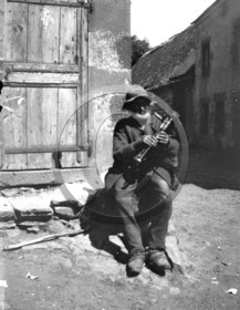 vi  1812 Murol  musicien .jpg