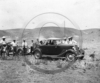 AU 2244 Ford V 8-40 roadster 1933 Bougainville .jpg