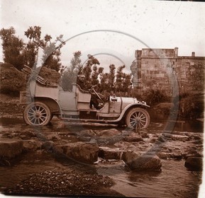 AU 4344  militaire au volant ancetre a identifier .jpg