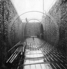 BA  page 80 - 18- Paris Conflans en péniche.jpg