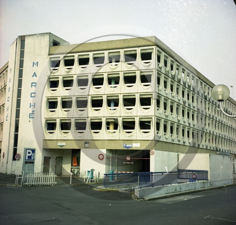 arc 4552 parking du marché détruit .jpg