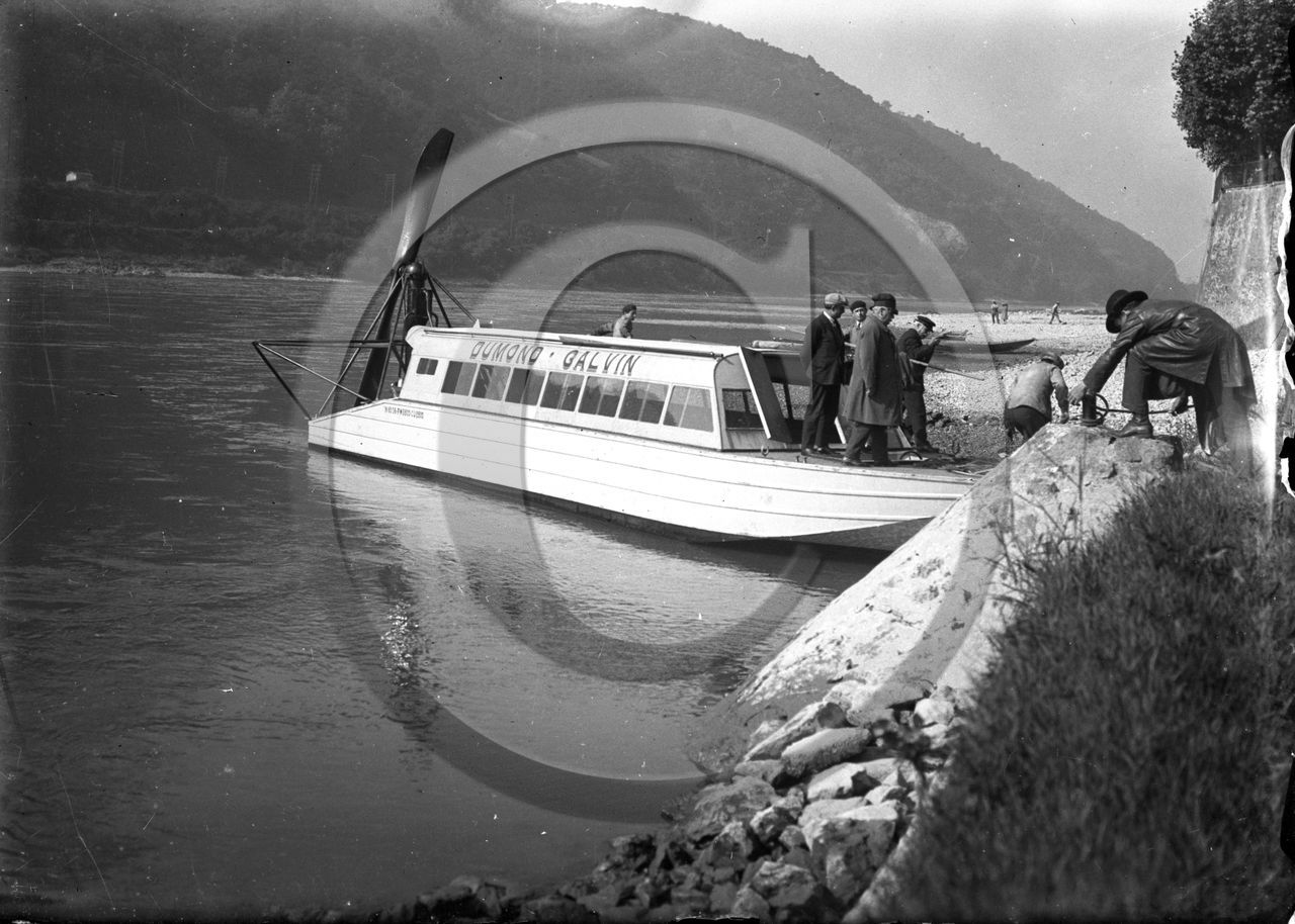 BA 1504 hydroglisseur dumond Galvin à quai .jpg