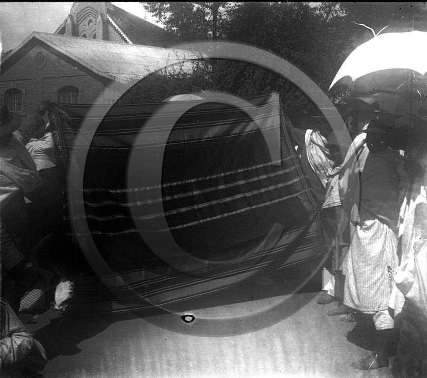 Madagascar vente d un tapis .jpg