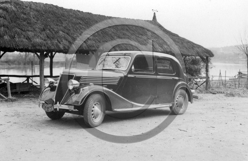 AU 4227 Renault celtaquatre ADC 2 octobre 1936 Option malle luxe .jpg