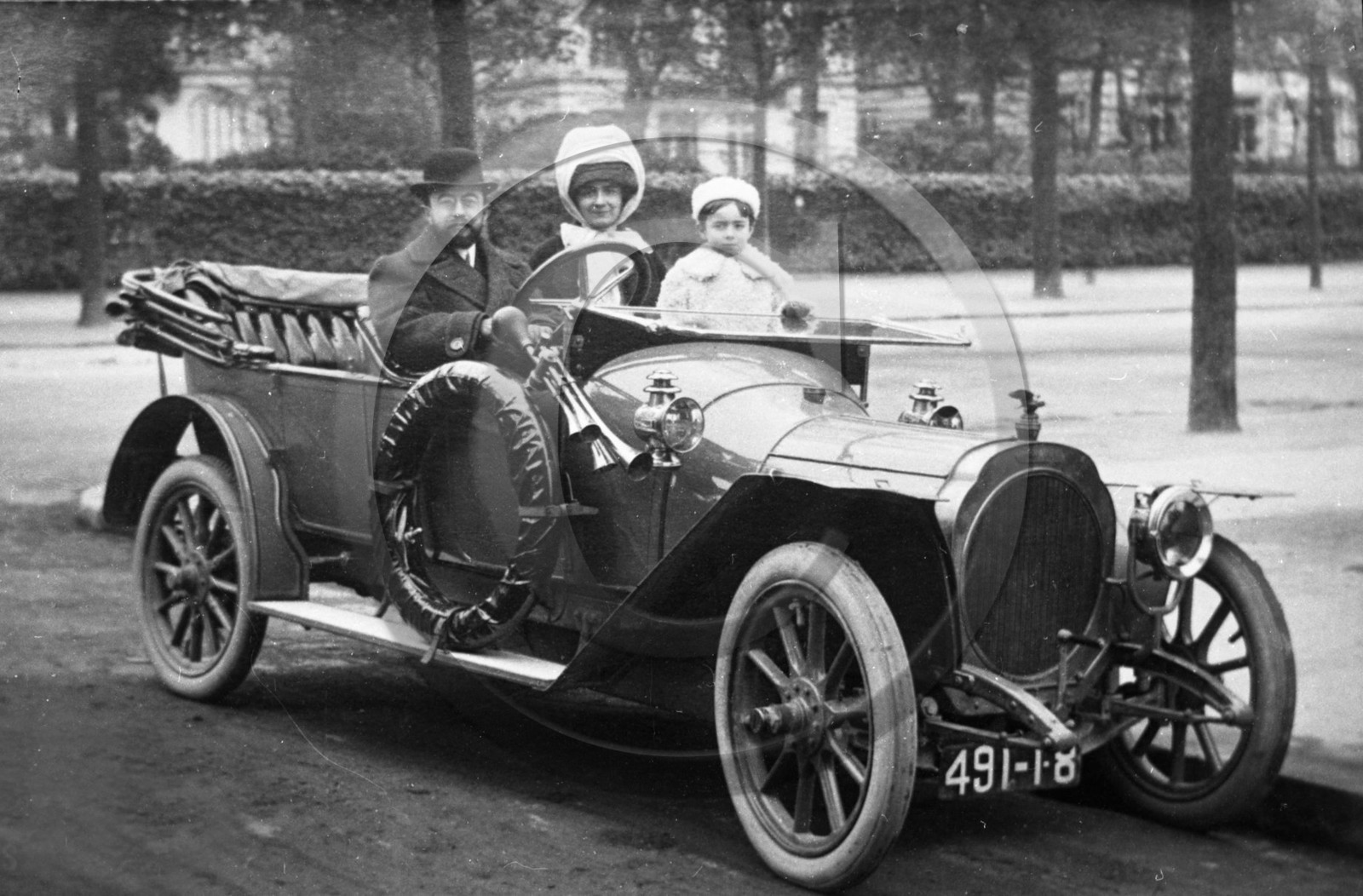 AU 2473 Chenard Walker .jpg