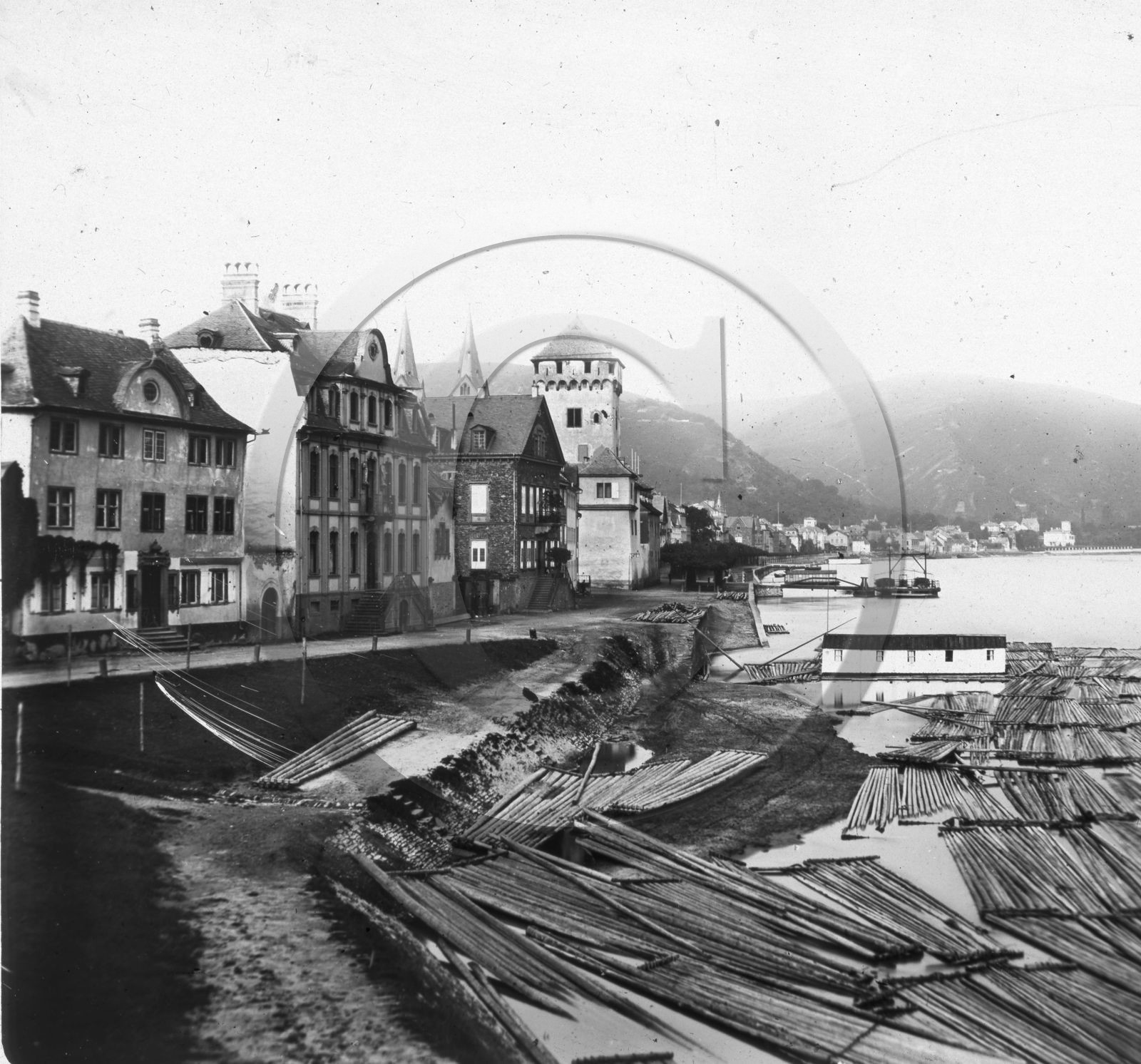 Boppard les quais bord du rhin  Allemagne  .jpg