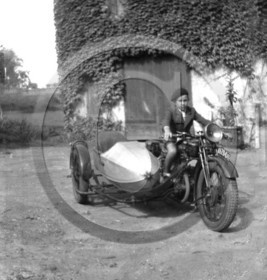 MOV 53 Moto avec side a identifier  .jpg