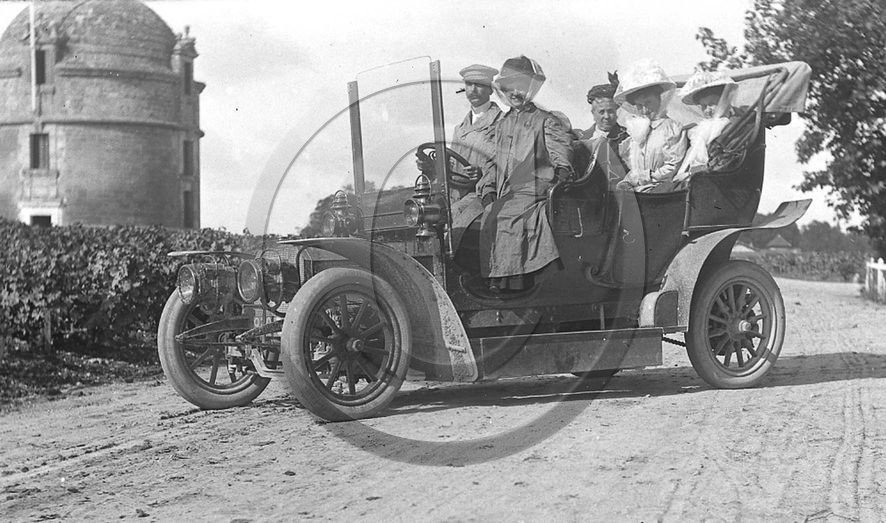 AU 2370  ancetre .jpg