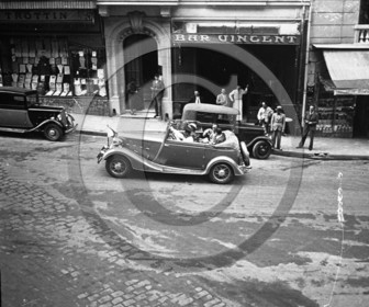 AU 2514 Renault Vivasport de Mlle Paris alger .jpg