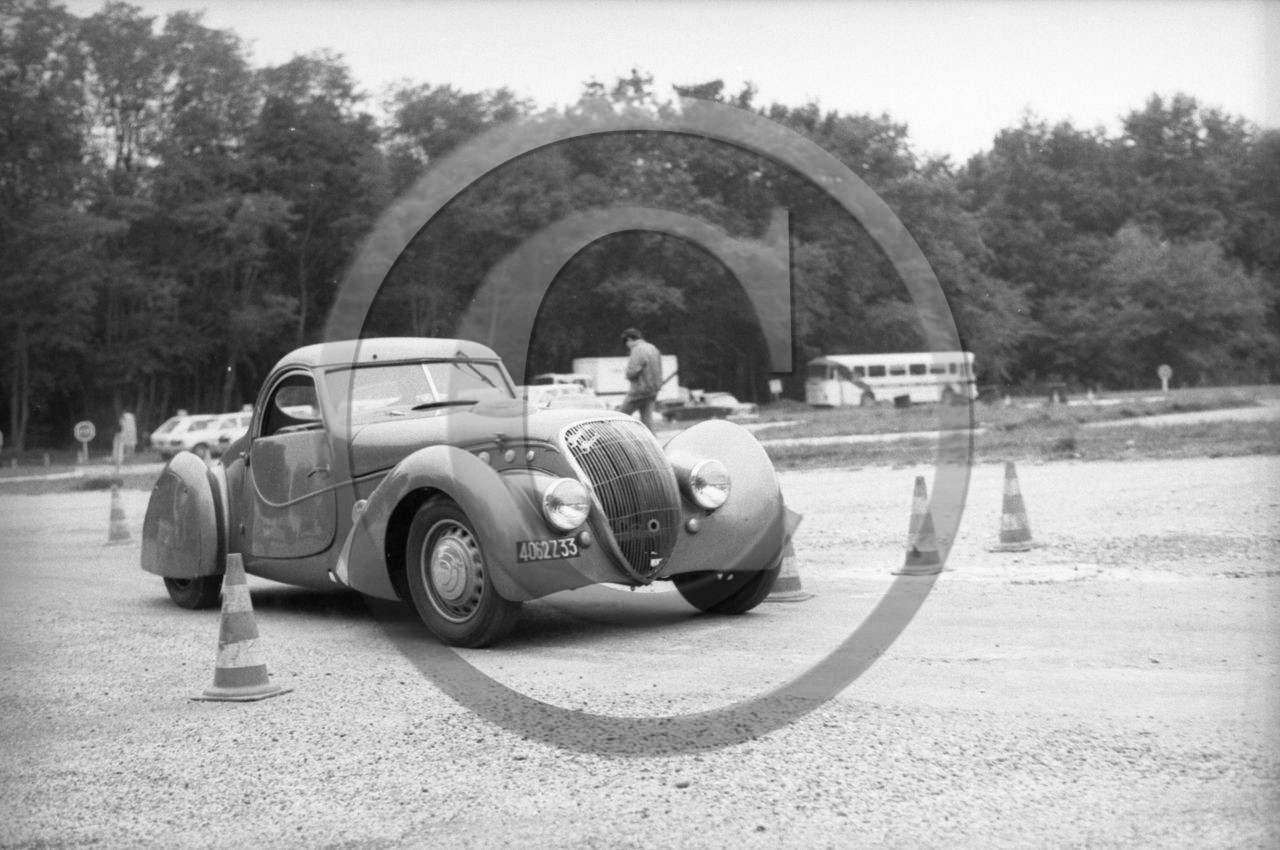 AU 1031 Darl Mat coupé gymkana  .jpg