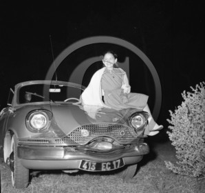 CE 316 Panhard carrosserie Vivez Bordeaux .jpg