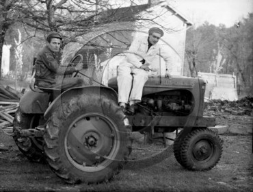 vi  1714 Préchac tracteur Allis Chalmers D 33.jpg